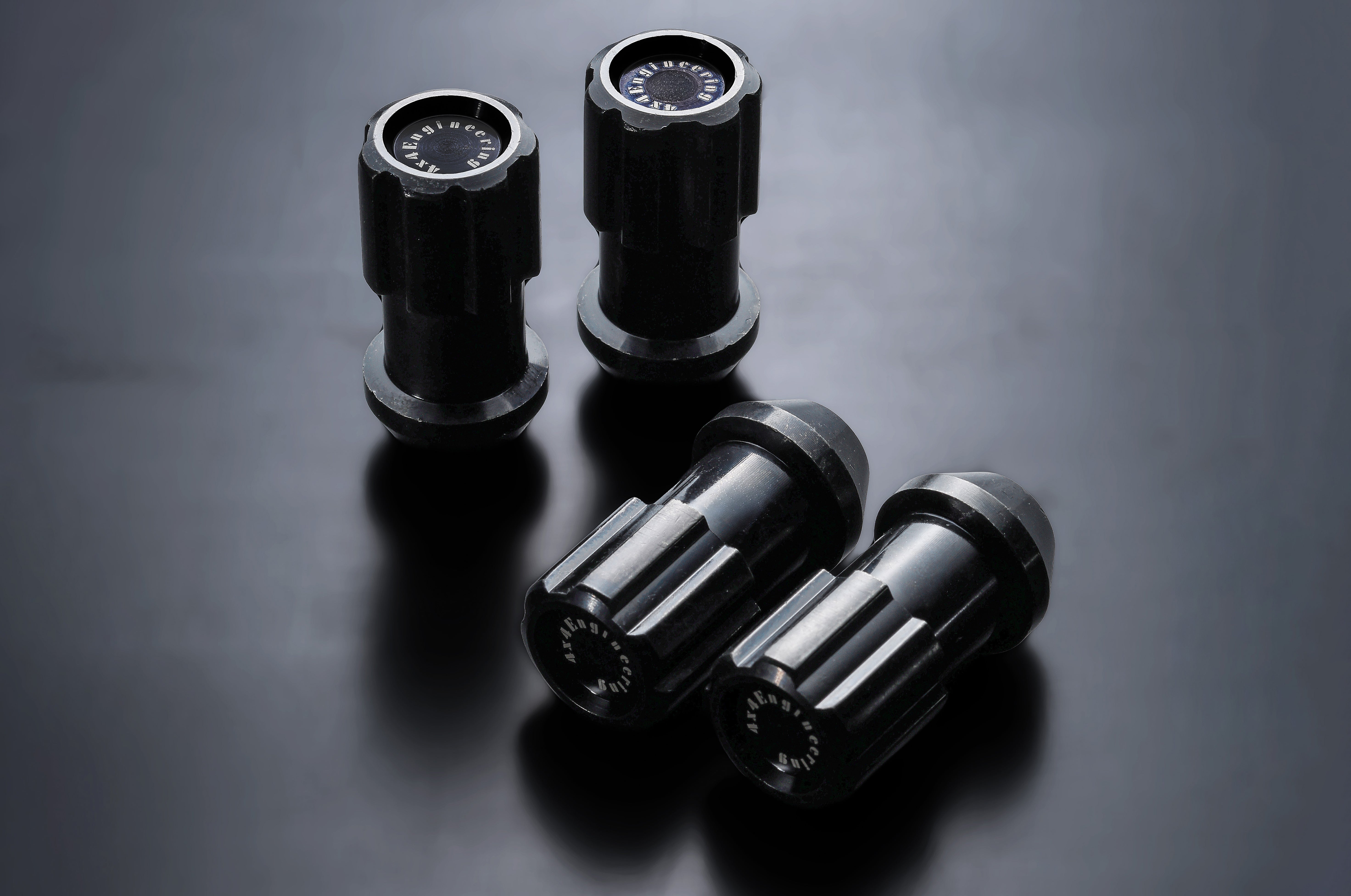 4x4Engineering オリジナルコンペティションロックナット 4個入(M14x1
