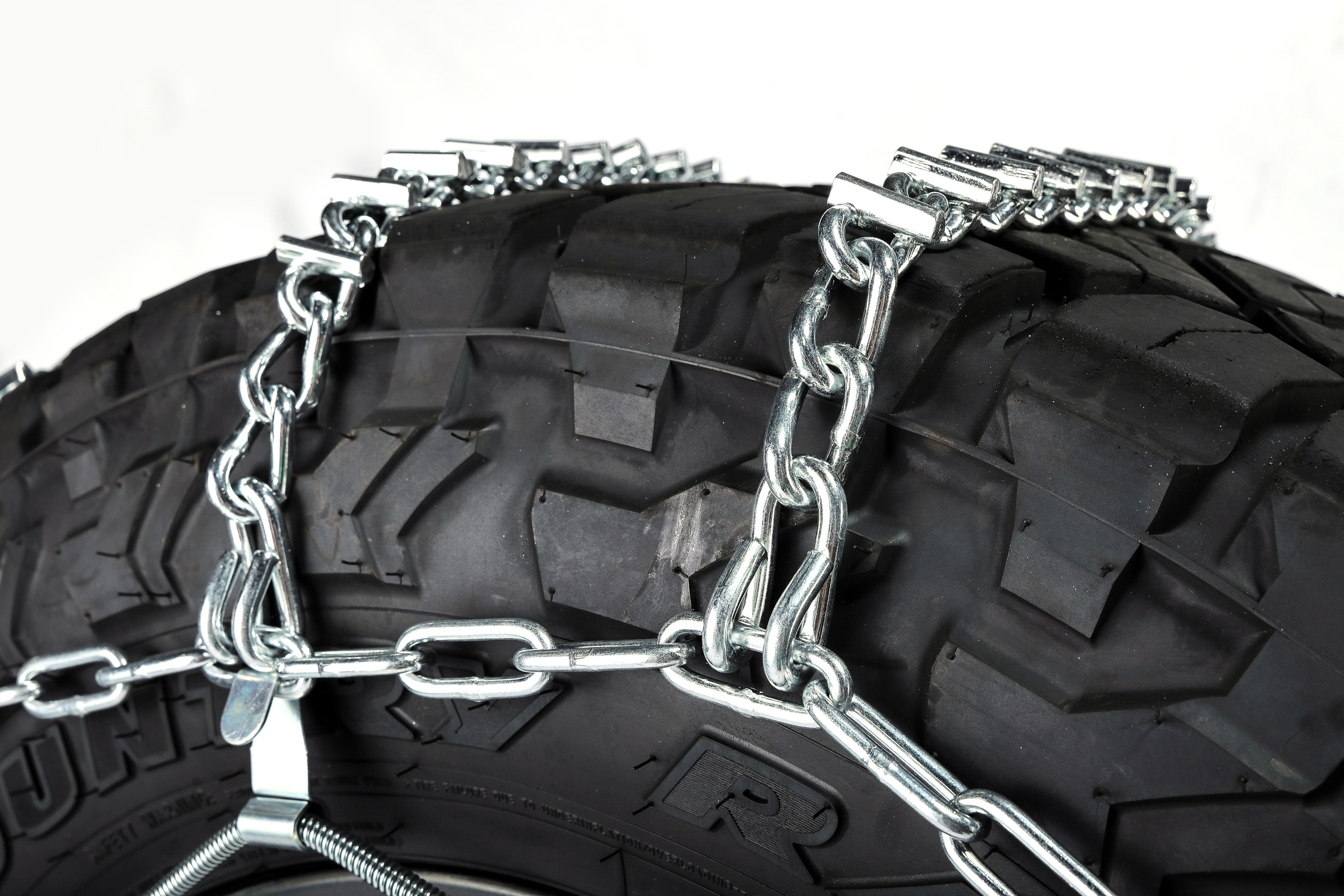 ゴム製のスパイクチェーン 4x4スパイクチェーン | フォーバイフォーエンジニアリングサービス公式